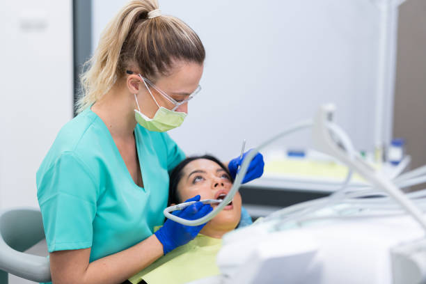 Best Emergency Tooth Extraction in Cambridge, NE